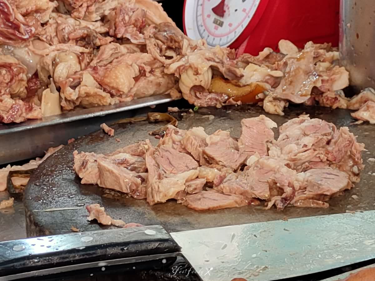 新北石碇。頭骨肉老店 || 民國25年開賣至今人氣老麵攤 - 第3張圖