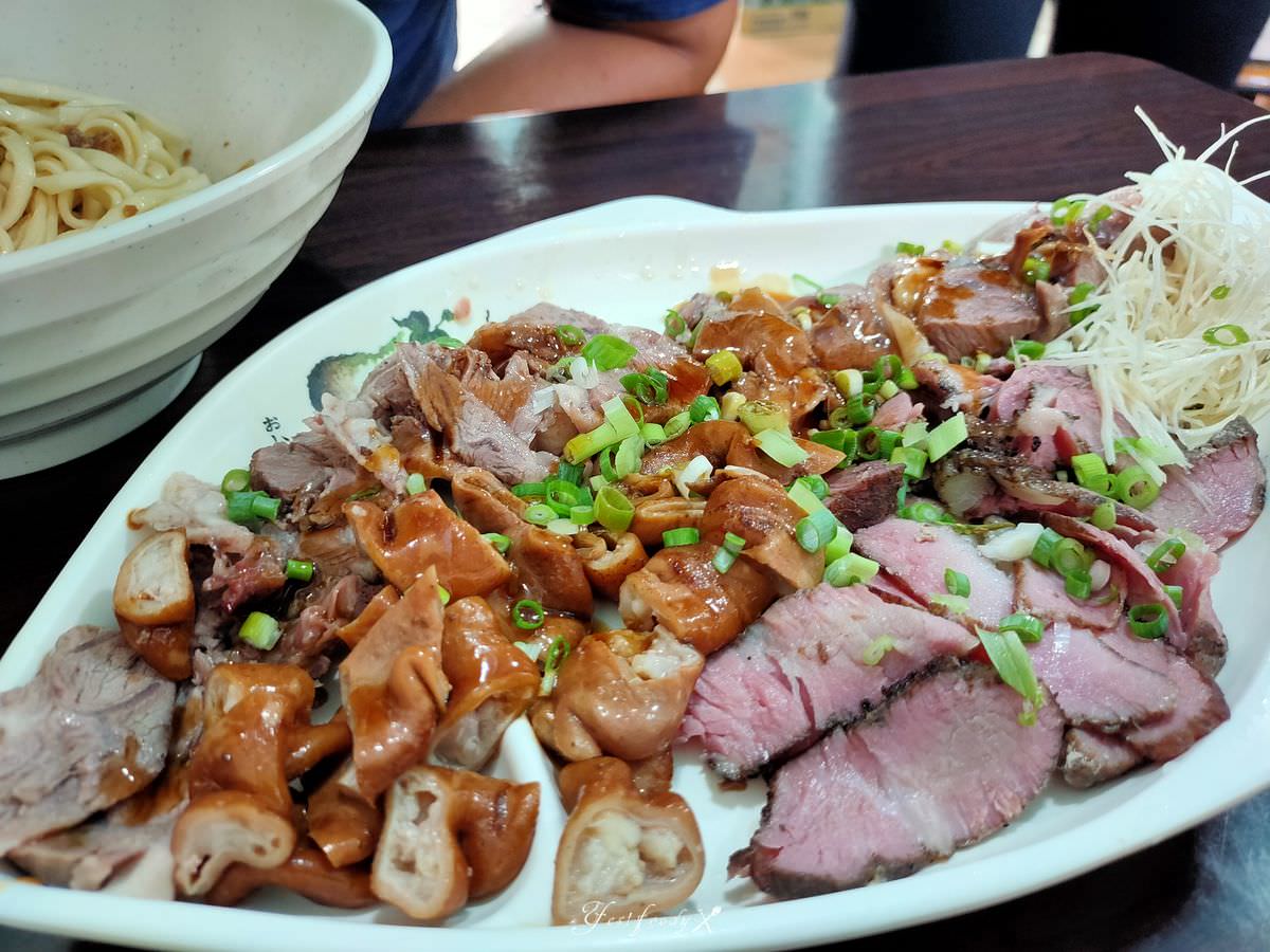 新北石碇。頭骨肉老店 || 民國25年開賣至今人氣老麵攤 - 第5張圖