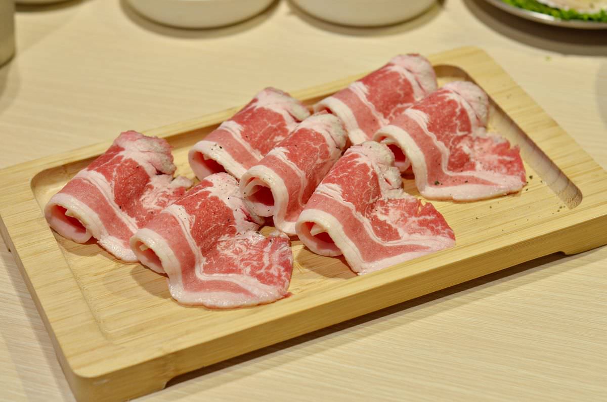 桃園市桃園區。燒桶子韓食烤肉(桃園統領店) || 品味優質肉品與海鮮的韓風美味烤肉盛宴,親朋好友桃園聚餐首選 - 第14張圖