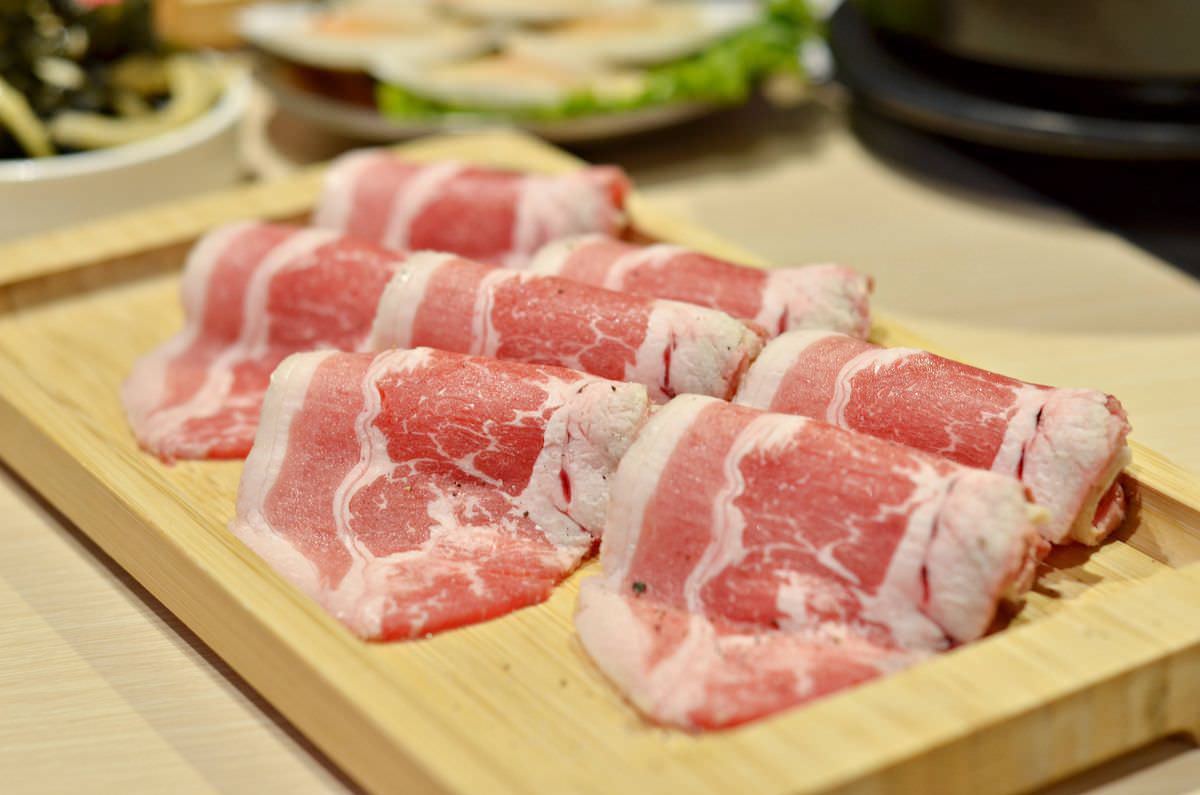 桃園市桃園區。燒桶子韓食烤肉(桃園統領店) || 品味優質肉品與海鮮的韓風美味烤肉盛宴,親朋好友桃園聚餐首選 - 第12張圖