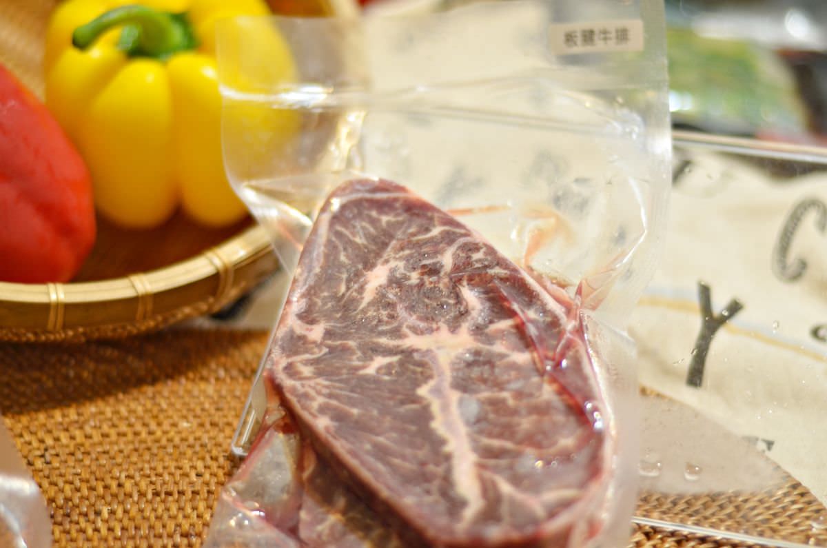 吃貨開箱。火山岩燒肉 || 中秋烤肉-50盎司特盛奢華組,滿滿12樣海陸豐盛好料,中秋宅配燒烤推薦 - 第5張圖