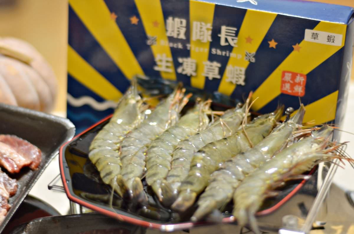 吃貨開箱。火山岩燒肉 || 中秋烤肉-50盎司特盛奢華組,滿滿12樣海陸豐盛好料,中秋宅配燒烤推薦 - 第24張圖