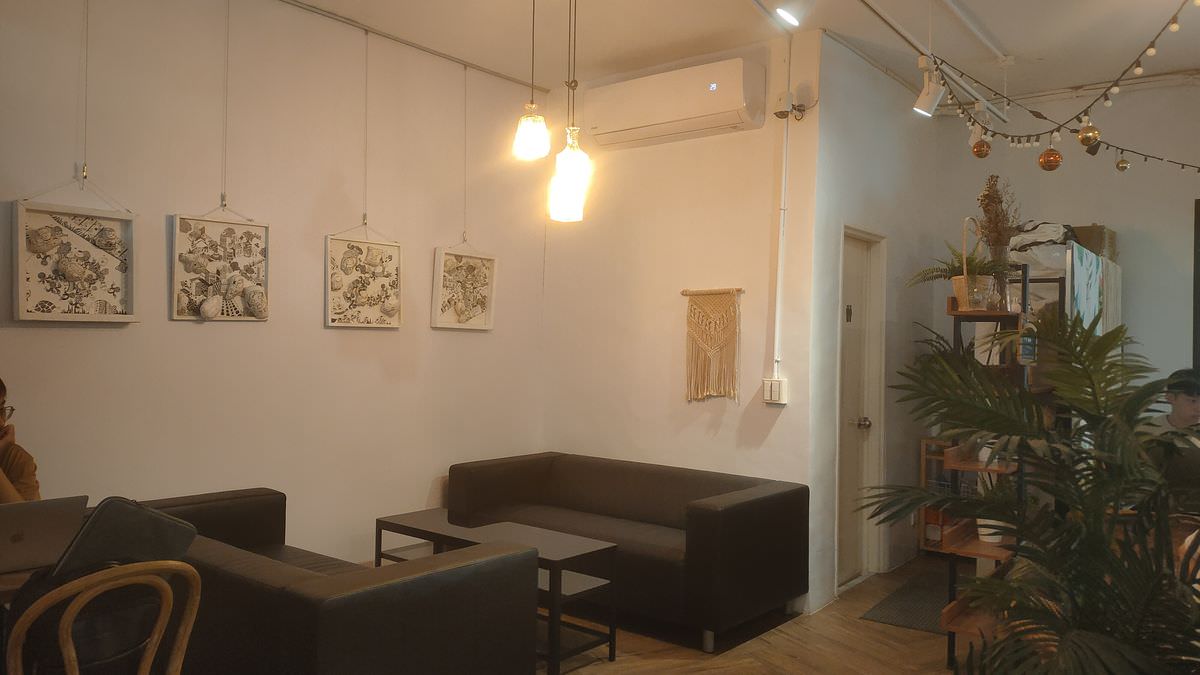 新北板橋區。W2 Cafe & Restaurant || 板橋江子翠平日不限時咖啡廳,機器人送餐真有趣 - 第3張圖