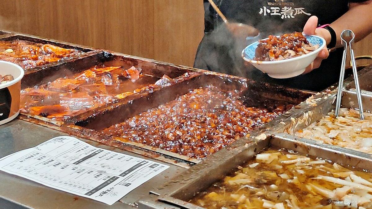 台北市萬華區。小王煮瓜 || 必吃鹹香黑金滷肉飯與清湯瓜仔肉。米其林必比登推薦超熱門台灣小吃 - 第8張圖