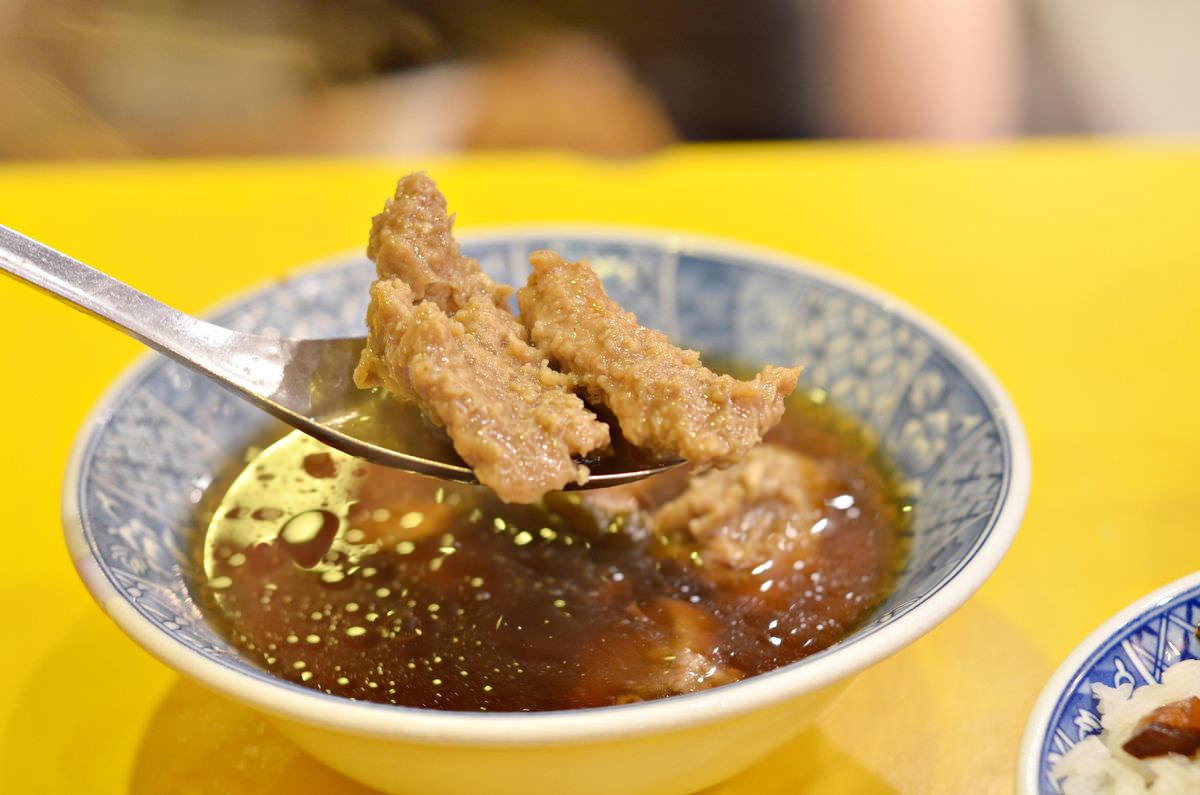 台北市萬華區。小王煮瓜 || 必吃鹹香黑金滷肉飯與清湯瓜仔肉。米其林必比登推薦超熱門台灣小吃 - 第11張圖