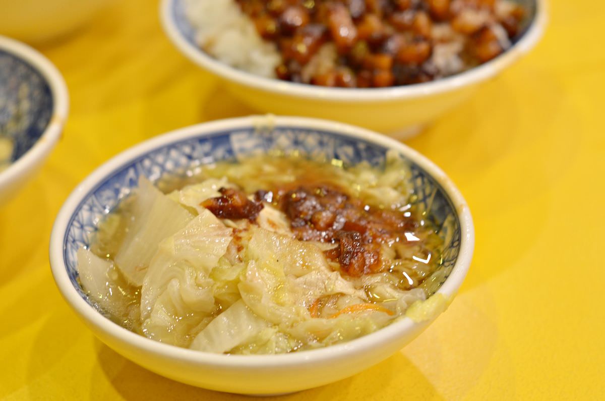 台北市萬華區。小王煮瓜 || 必吃鹹香黑金滷肉飯與清湯瓜仔肉。米其林必比登推薦超熱門台灣小吃 - 第14張圖