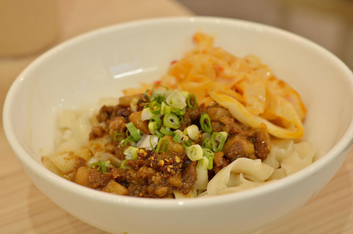 台北市萬華區。小元心燃麻辣堂 || 一個人也能開心享用的麻辣湯煲,可以喝的麻辣湯,五款湯底暖心又暖胃 - 第15張圖 台北市萬華區。小元心燃麻辣堂 || 一個人也能開心享用的麻辣湯煲,可以喝的麻辣湯,五款湯底暖心又暖胃