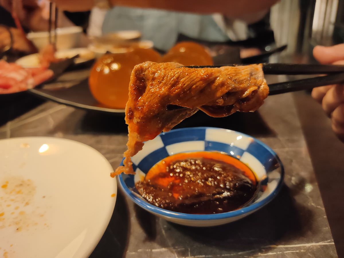 台北市大同區。心心麻辣鍋 || 頂級和牛、生猛海味一次通通擁有吃到飽。超香濃黑松露牛奶鍋大人小孩通通愛 - 第24張圖