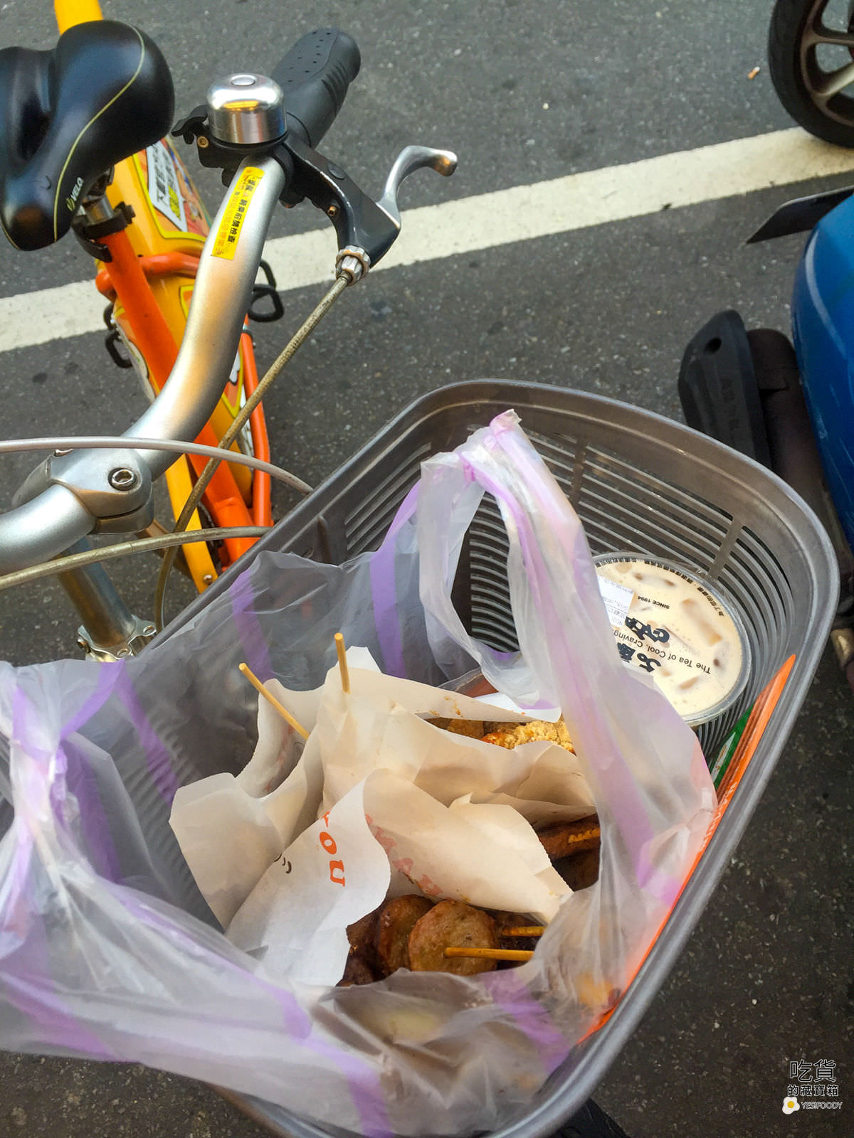新竹東區.隆師傅塩酥雞 - 第14張圖 一大袋的隆師傅塩酥雞